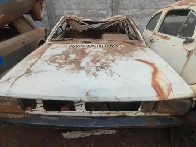 Lote 51 · VW/GOL S 1984 — sucata