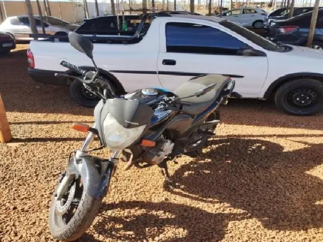 Lote 2 · HONDA/CB 300R 2010 — conservado