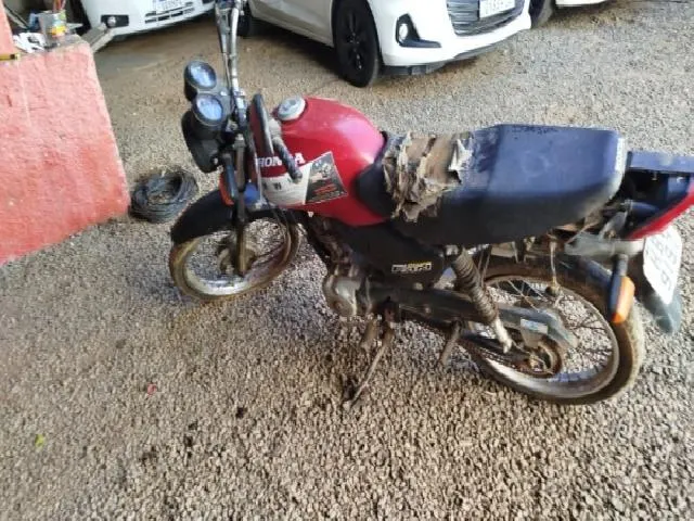 Lote 6 · HONDA/CG 125 FAN 2005 — conservado