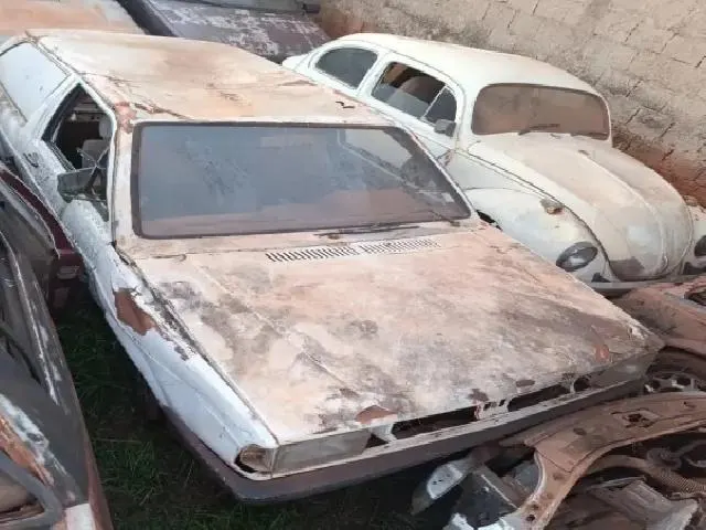 Lote 24 · VW/PARATI S 1984 — sucata