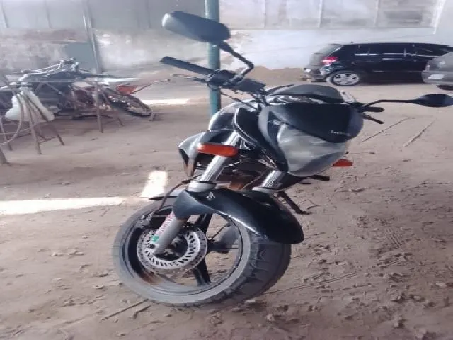 Lote 2 · HONDA/CB 300R 2011 — conservado