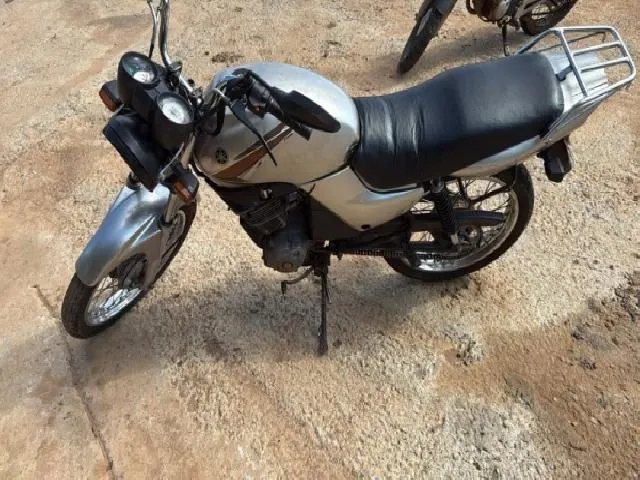 Lote 9 · YAMAHA/YBR 125K 2004 — conservado