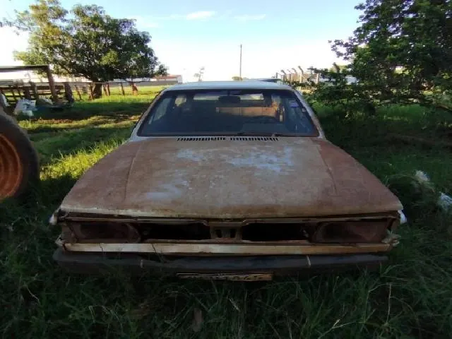 Lote 8 · VW/PARATI CL 1993 — sucata