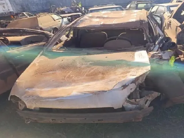 Lote 16 · GM/CORSA SUPER 1999 — sucata