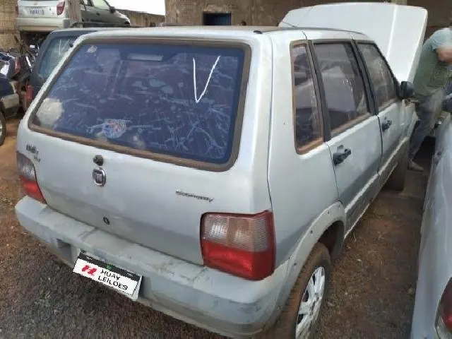 Lote 9 · Fiat/Uno Mille Way Econ 2010 — Sucata