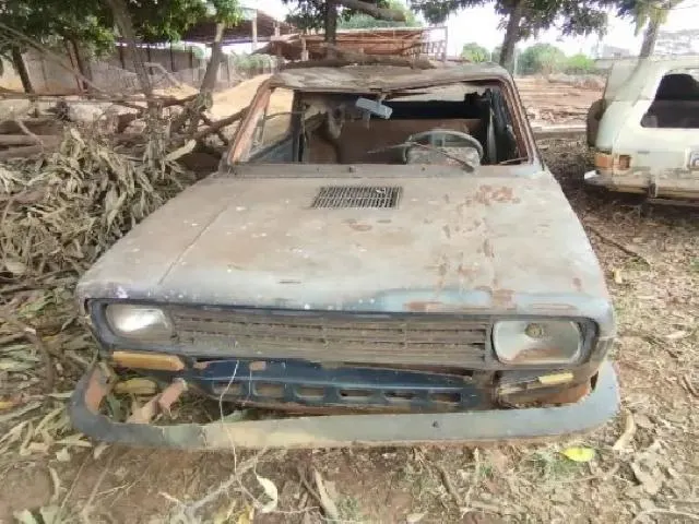 Lote 33 · FIAT/147 L 1978 — sucata