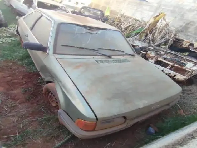 Lote 18 · FORD/ESCORT GL 1987 — sucata