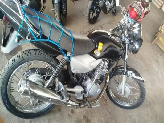 Lote 7 · HONDA/CG 125 TITAN ES 2004 — conservado