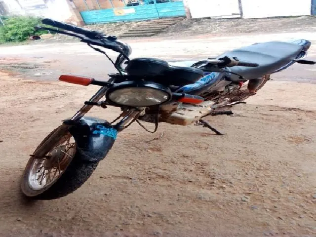 Lote 8 · HONDA/CG 125 TITAN KS 2004 — conservado